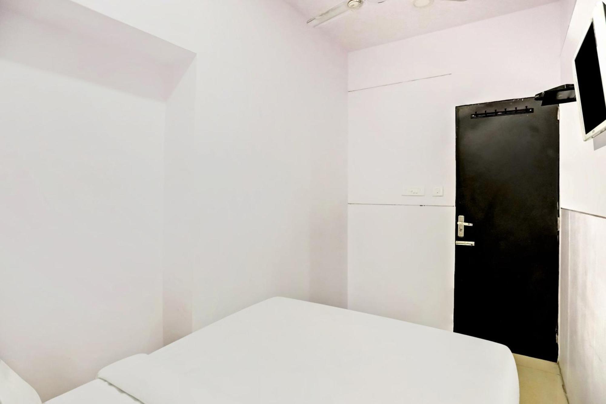 Hotel O North Campus Ню Делхи Екстериор снимка