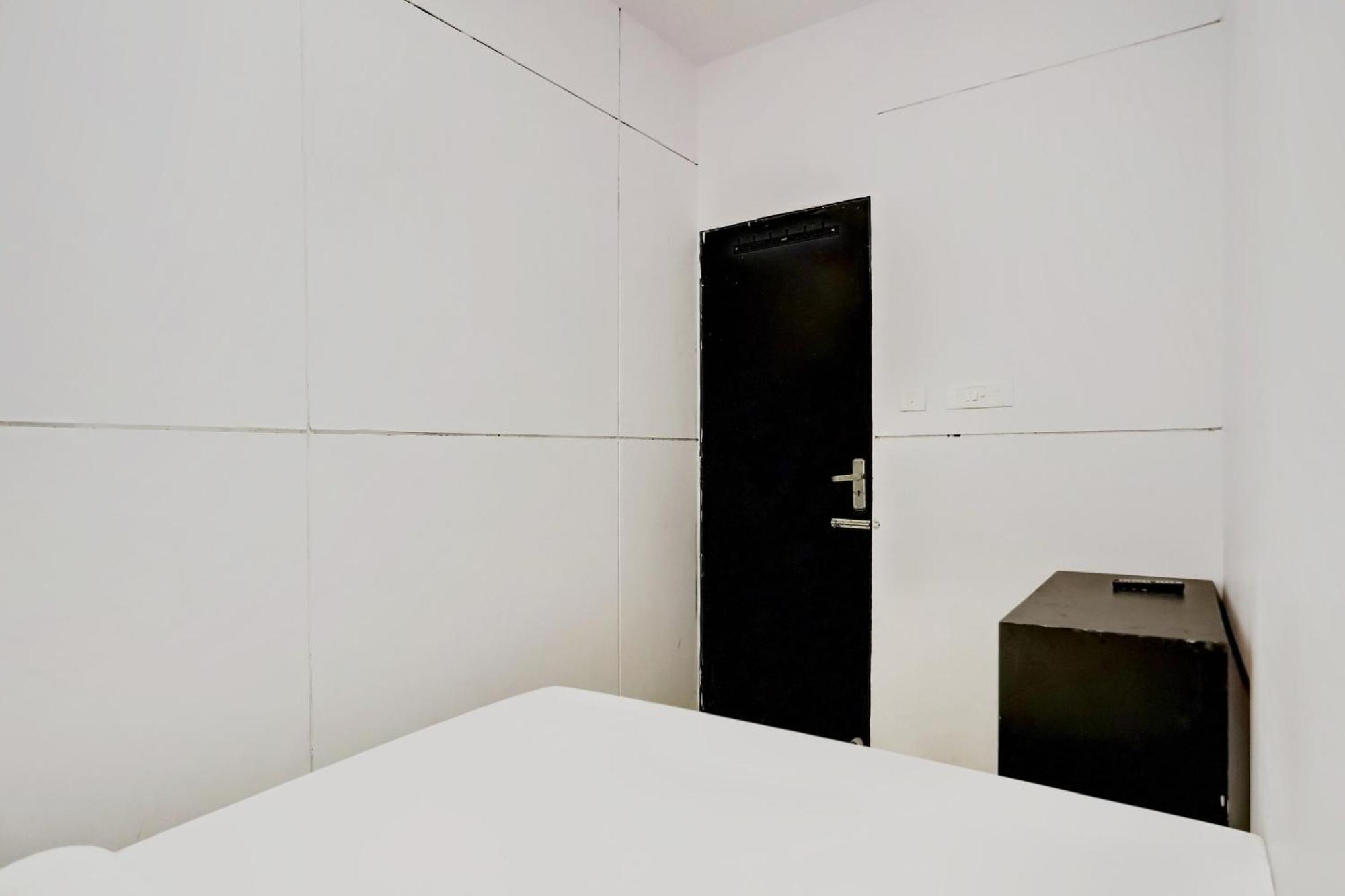 Hotel O North Campus Ню Делхи Екстериор снимка