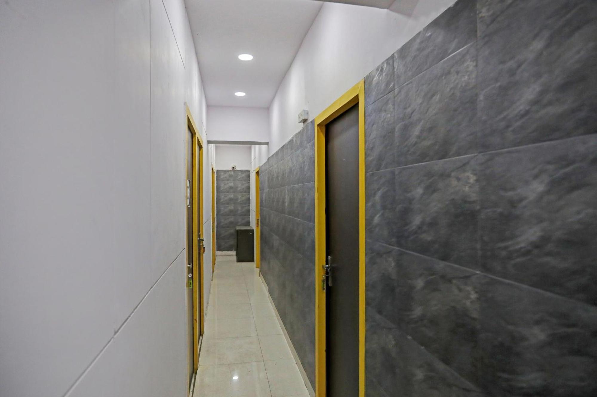 Hotel O North Campus Ню Делхи Екстериор снимка