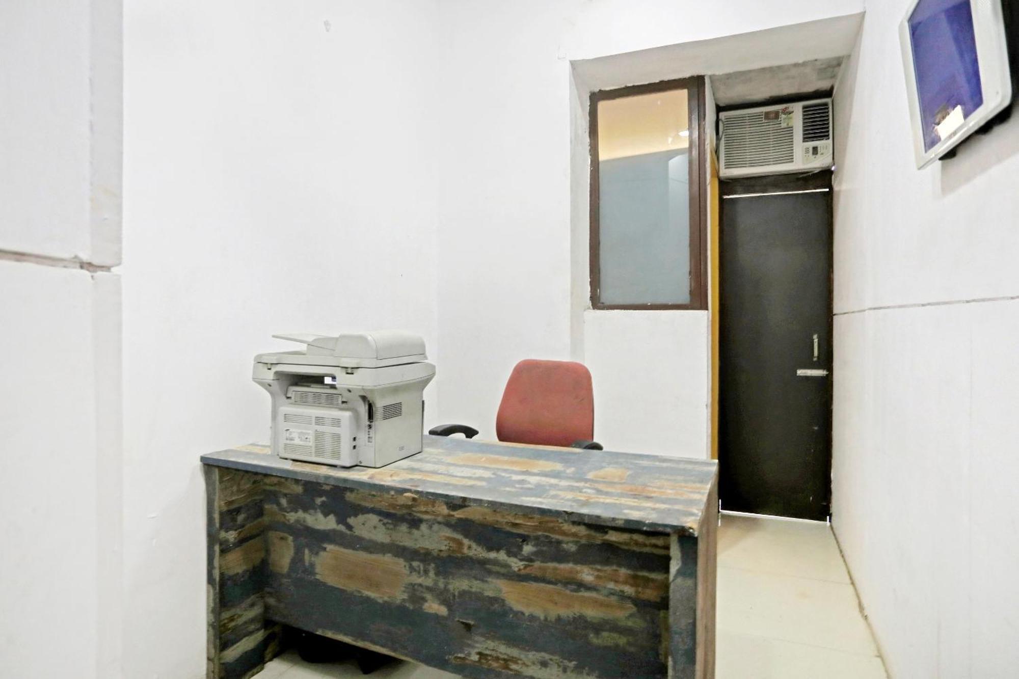 Hotel O North Campus Ню Делхи Екстериор снимка